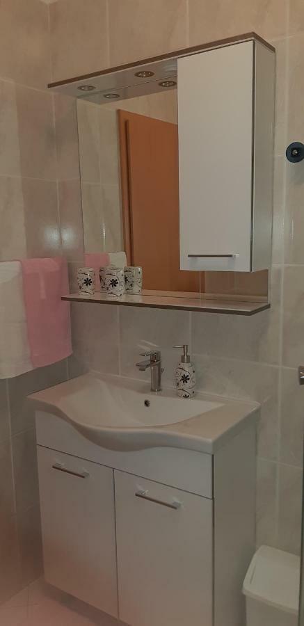 Apartmani Ana كريس المظهر الخارجي الصورة